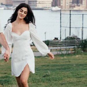 Aritzia Wilfred Novella Dress Long Sleeve Sweetheart Neck White Size 8